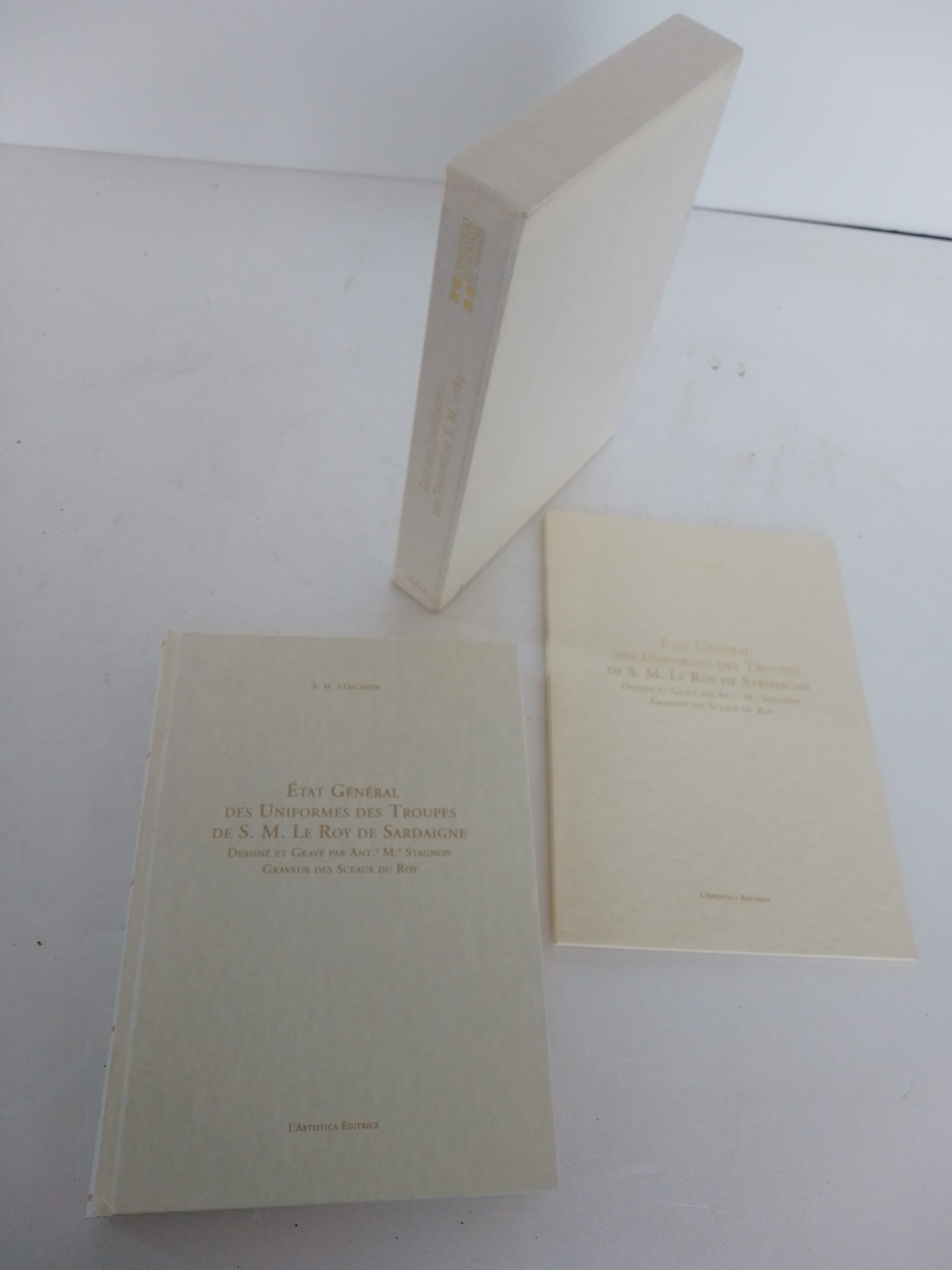 ETAT GENERAL DES UNIFORMES DES TROUPES DE S.M. LE ROY …