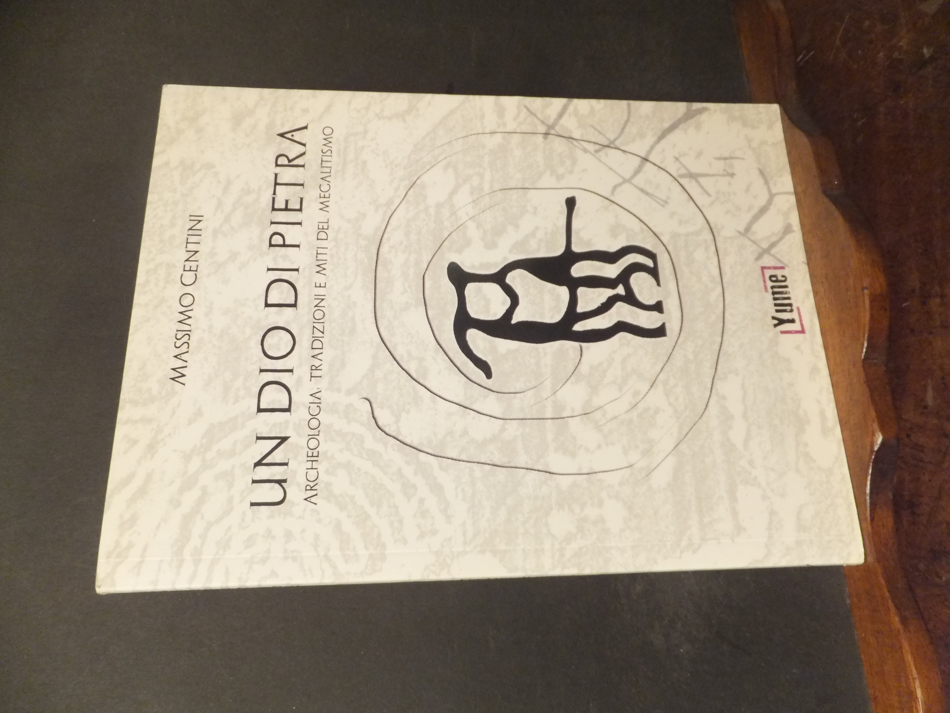 UN DIO DI PIETRA ARCHEOLOGIA TRADIZIONI E MITI DEL MEGALITISMO