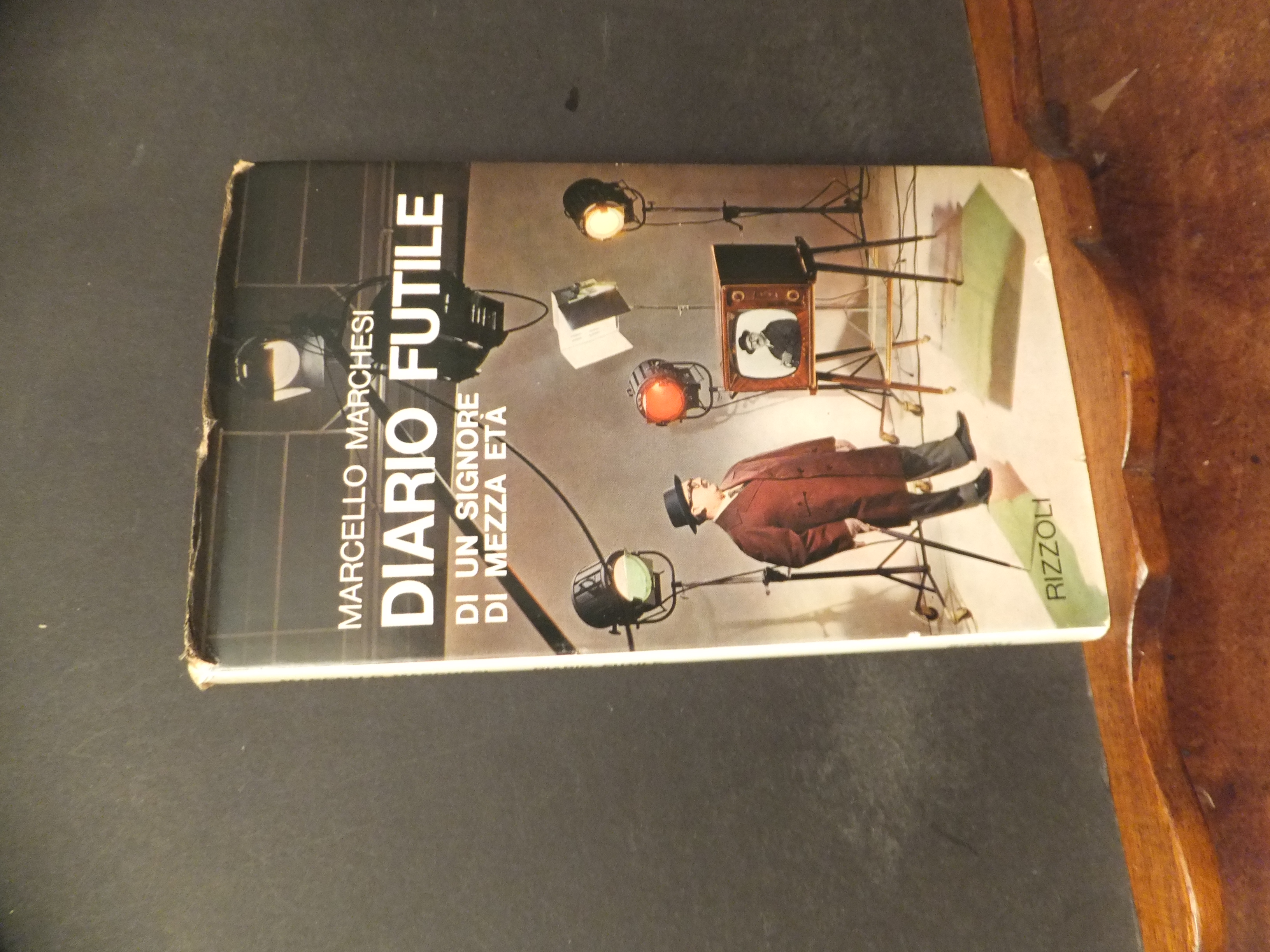 DIARIO FUTILE DI UN SIGNORE DI MEZZA ETÀ