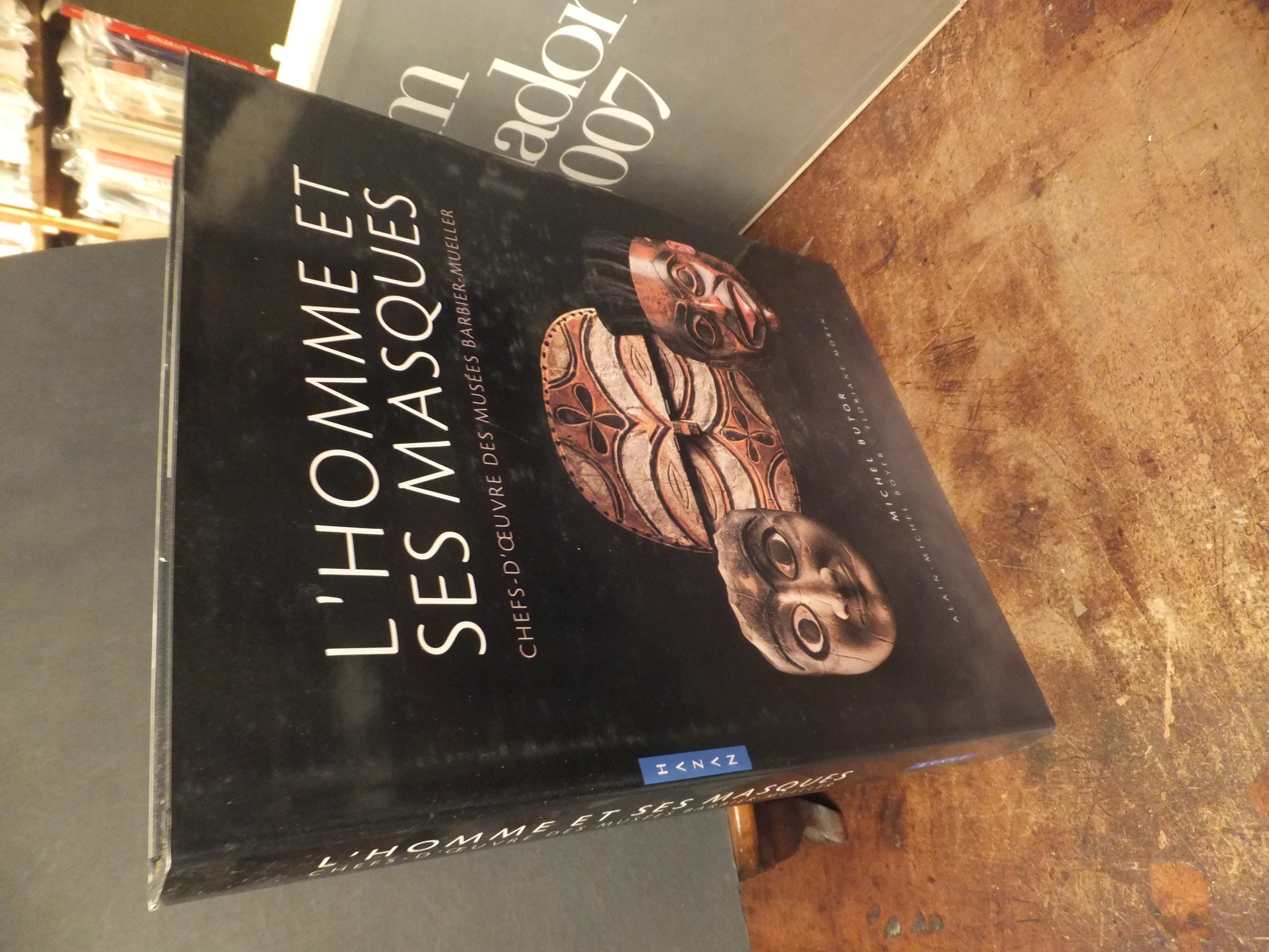 L'HOMME ET SES MASQUES