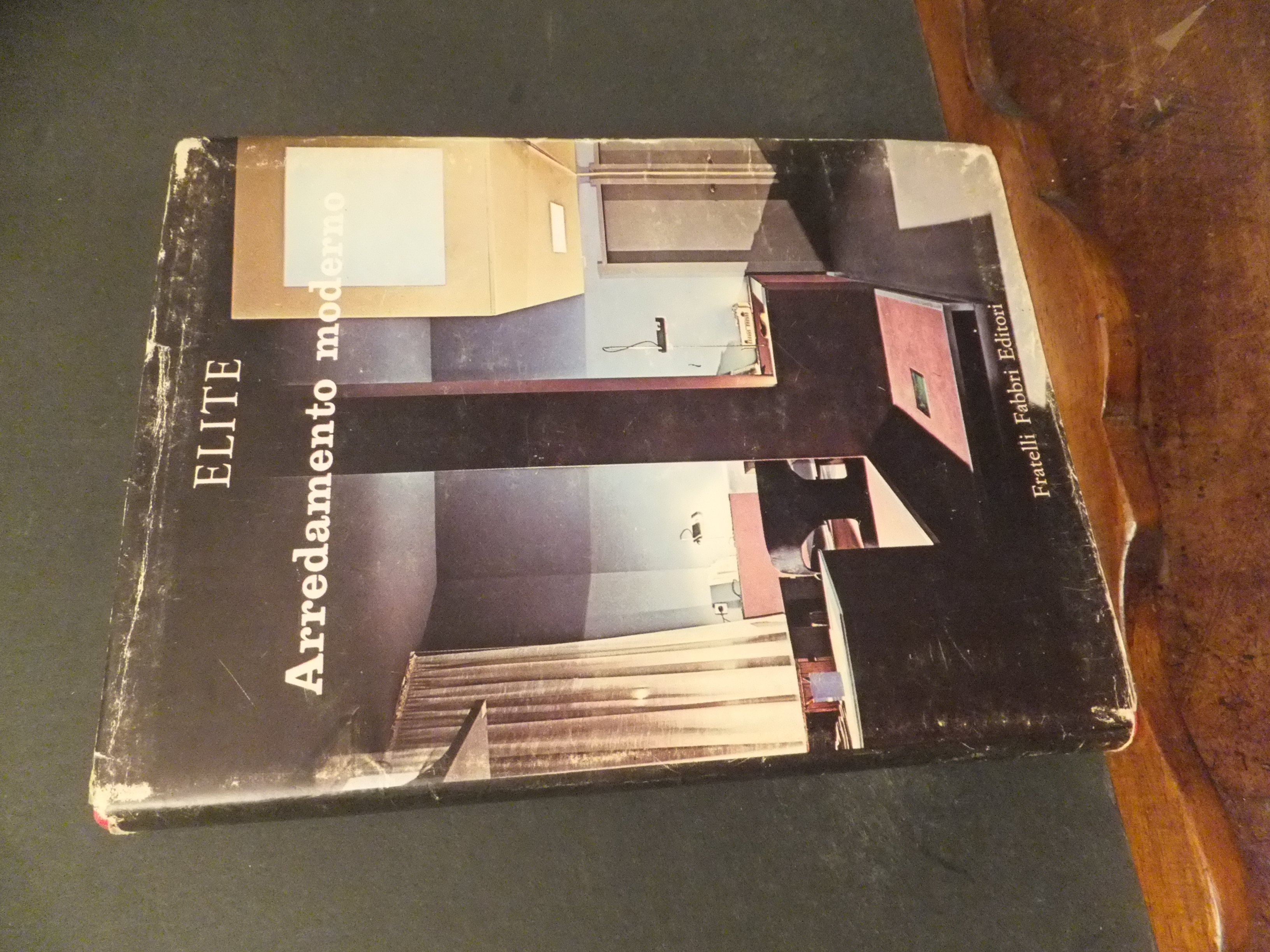 ARREDAMENTO MODERNO -ELITE