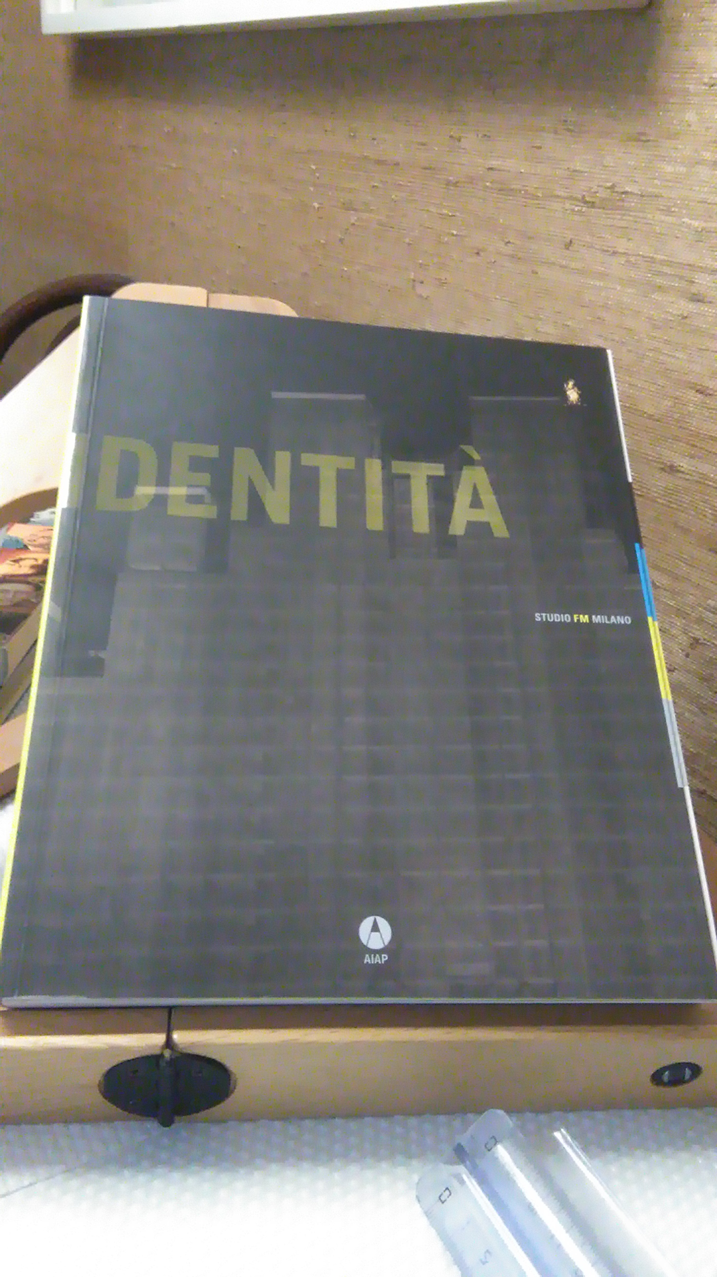 IDENTITà STUDIO FM MILANO AIAP