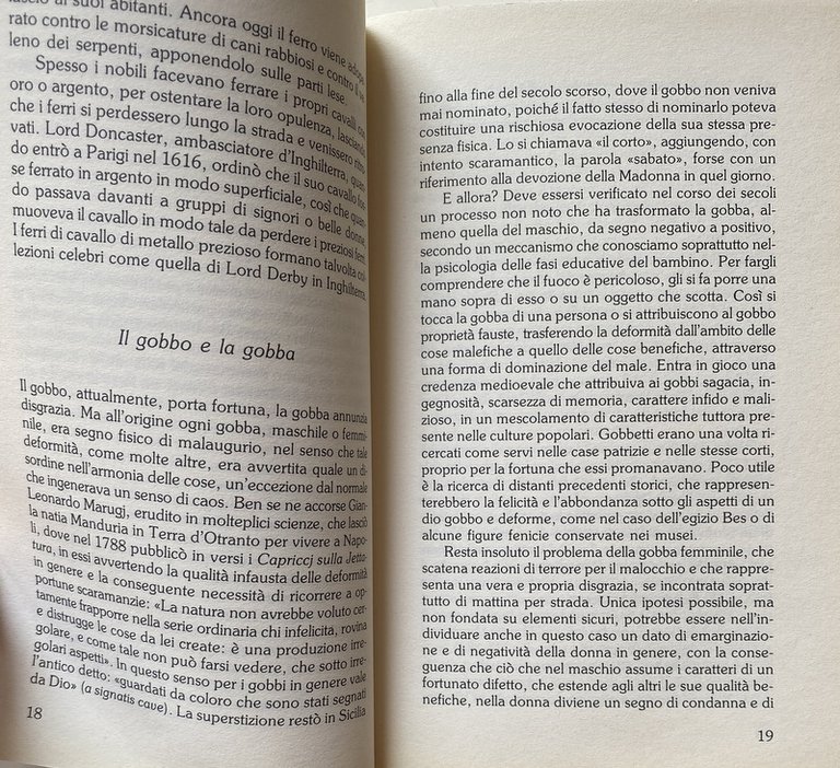 LO SPECCHIO E L'OLIO. LE SUPERSTIZIONI DEGLI ITALIANI