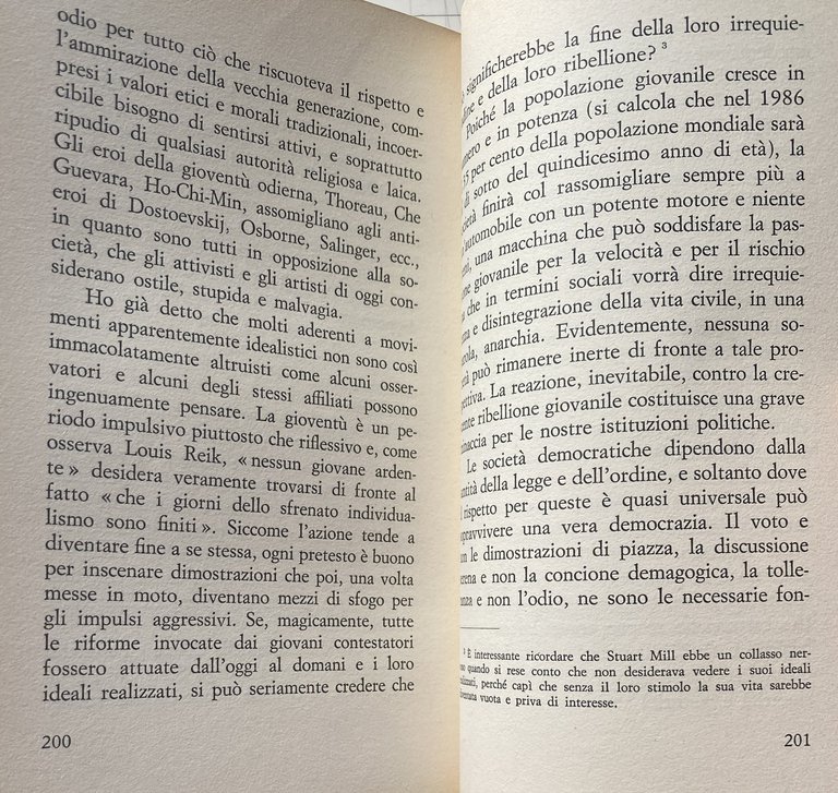 LA SCIMMIA IN CALZONI. L'INFLUSSO DELLA LETTERATURA SULLA SOCIETÀ MODERNA