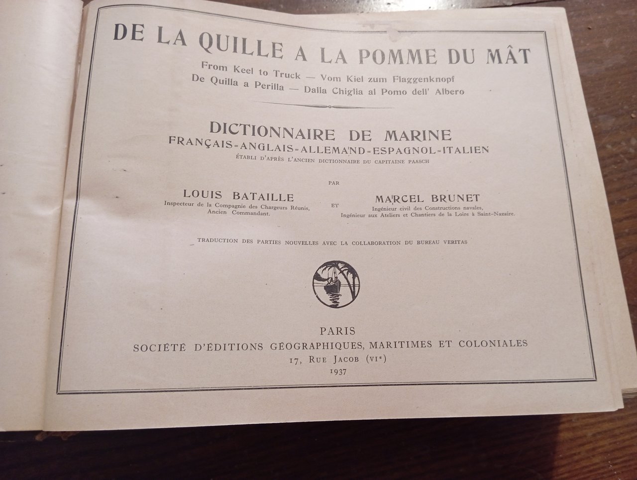 De la quille a la pomme du mat