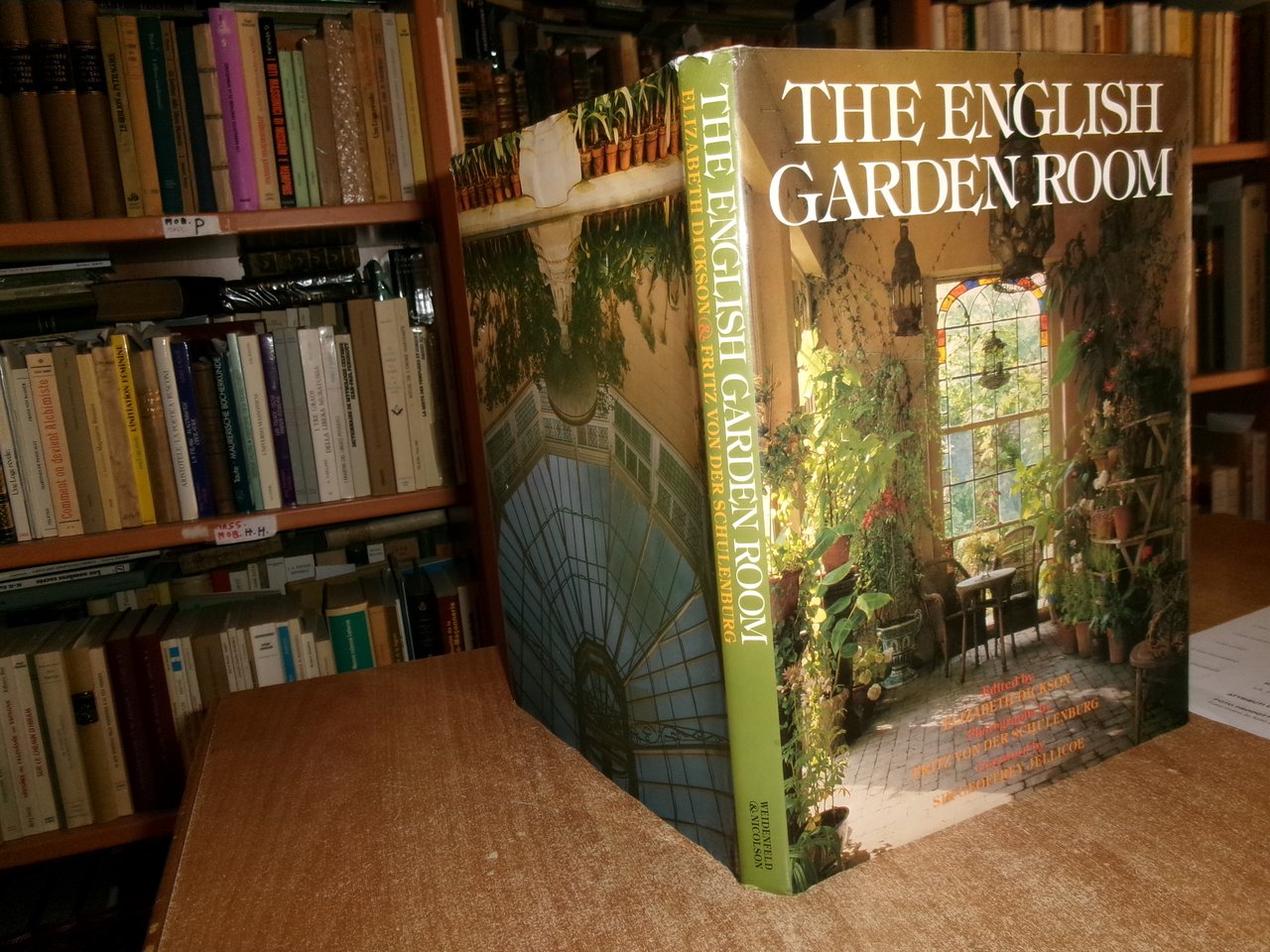 THE ENGLISH GARDEN. ELIZABETH DICKSON 1986