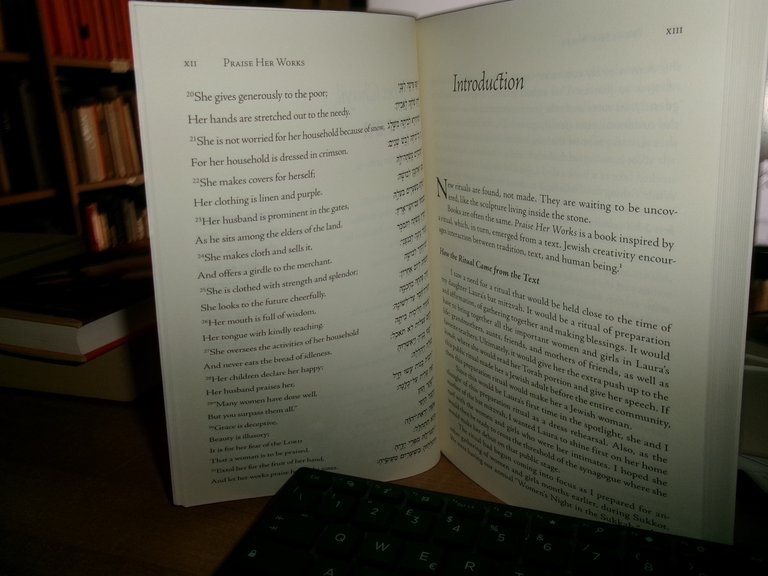 Praise Her Works. Conversations with Biblical Women. PENINA ADELMAN 2005