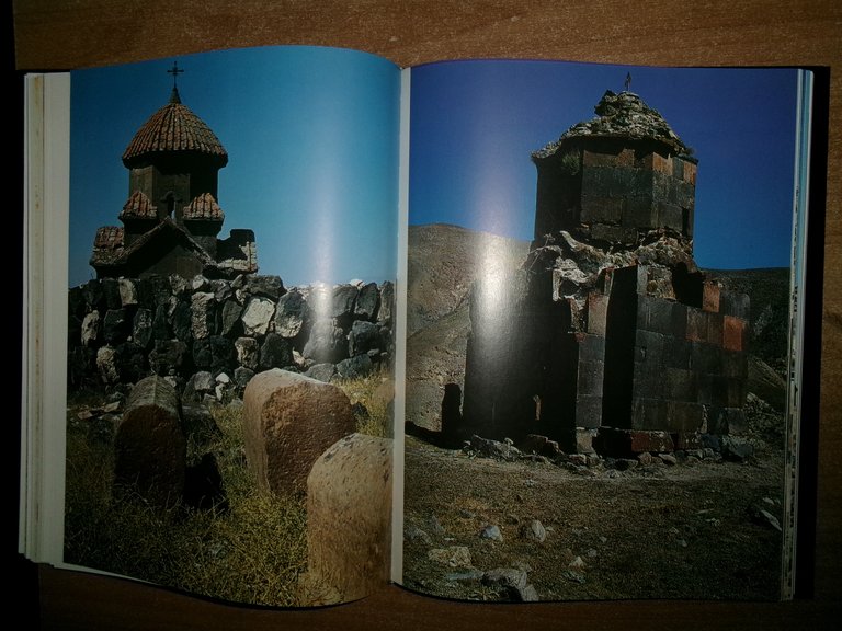 AA. VV. GLI ARMENI 1988