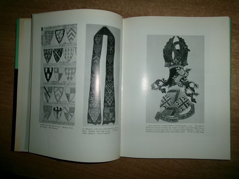 HERALDIC DESIGN. A Handbook for Students. HEATHER CHIL 1979