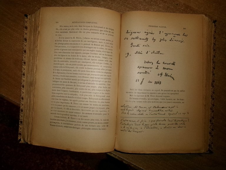 Révélations complètes. Chiromancie, Phrénologie, Graphologie... AD. DESBARROLLES