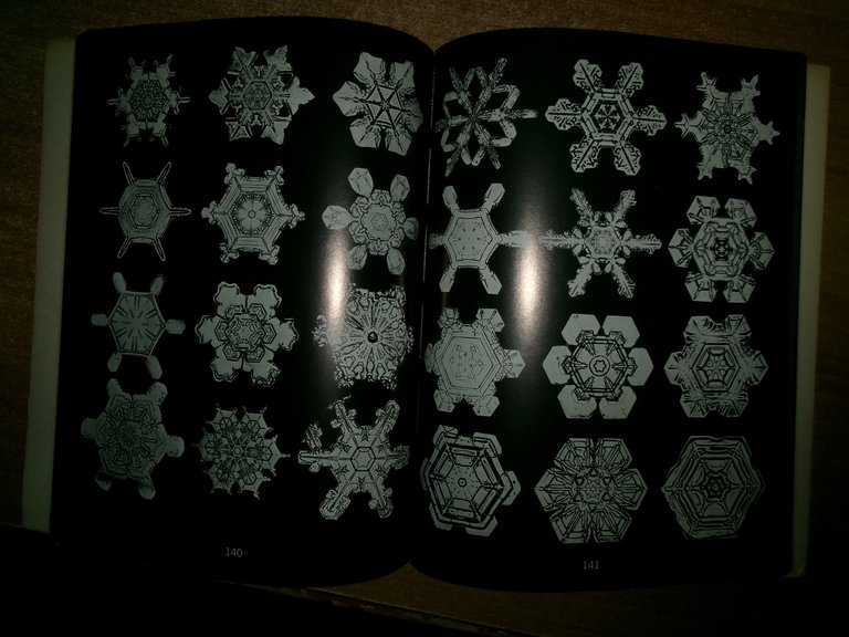SNOW CRYSTALSW.A. Bentley and J. Humphreys 1962