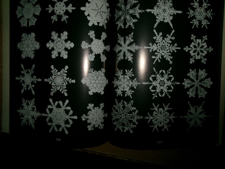 SNOW CRYSTALSW.A. Bentley and J. Humphreys 1962