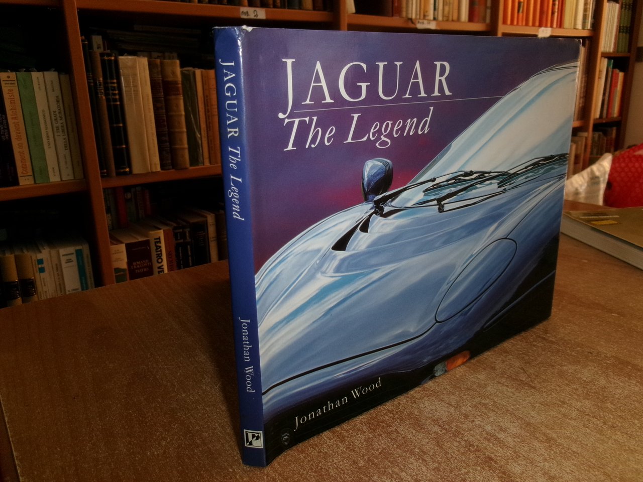 JAGUAR The Legend. Jonathan Wood 1997