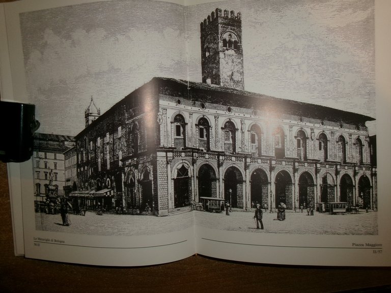 PIAZZA MAGGIORE. Le Meraviglie di Bologna - Santarini 1992