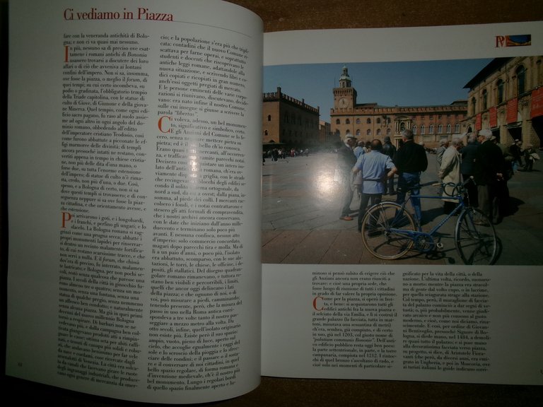 PIAZZA MAGGIORE l' anima di Bologna. Testi di Fabio Morellato …