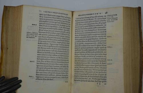 Opusculorum tomus tertius quo omnia, quae ad fidem et opera …
