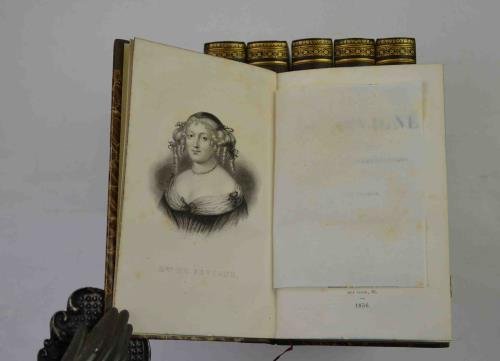 Lettres. avec les notes de tous les commentateurs.