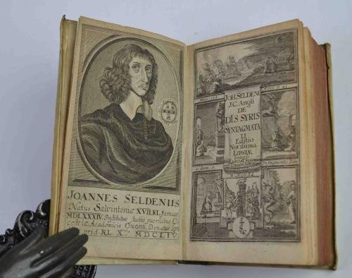 De dis Syris sintagmata II. Adversaria nempe de Numibus commentitiis … | Immagine Gallery 1