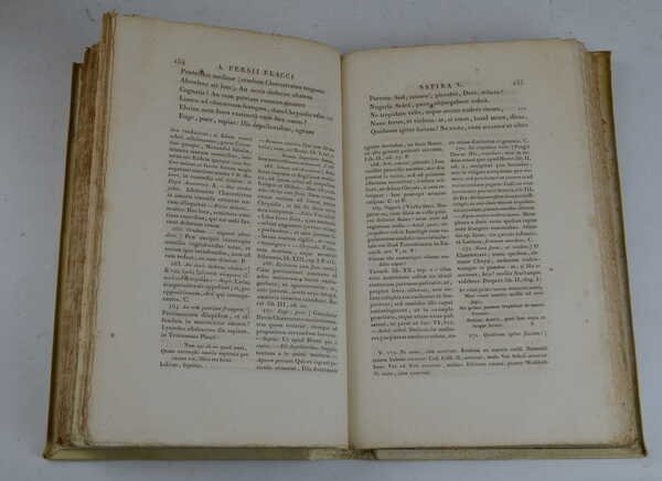 Satirae ad codices parisinos recensitae lectionum varietate et commentario perpetuo …