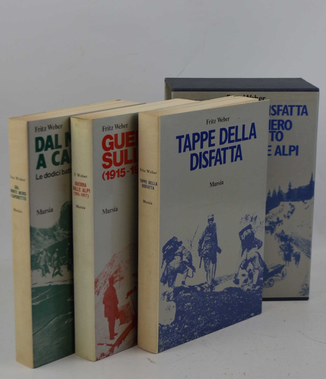 Cofanetto contenente tre opere.