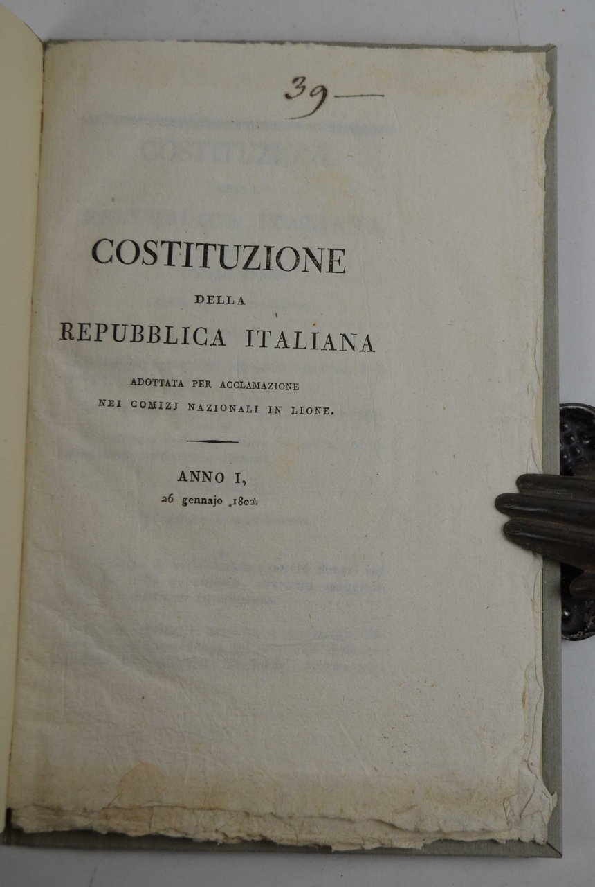 Costituzione della Repubblica italiana. Adottata per acclamazione nei comizj nazionali … | Immagine principale