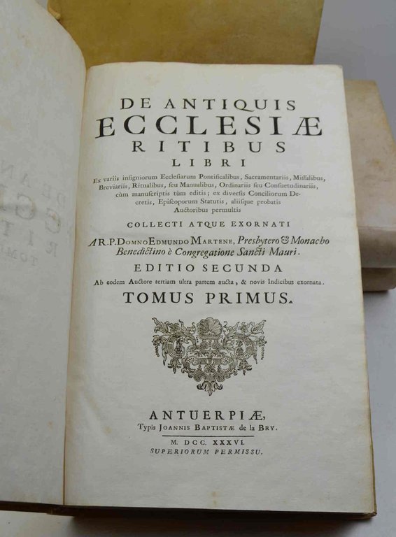 De antiquis Ecclesiae ritibus librii Ex variis insignorum Ecclesiarum Pontificalibus, … | Immagine Gallery 3