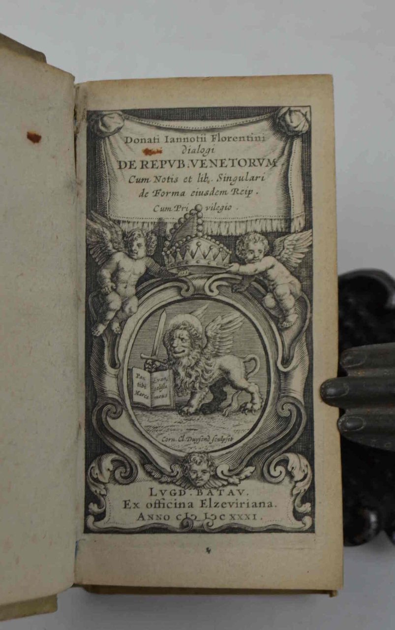Dialogi de Repub. Venetorum cum notis et lib. Singulari de …