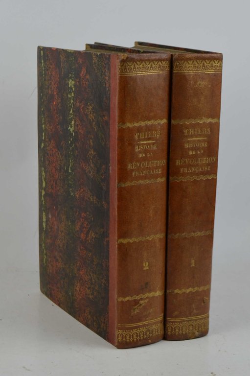 Histoire de la Révolution francaise… précédée de résumé de l'histoire …