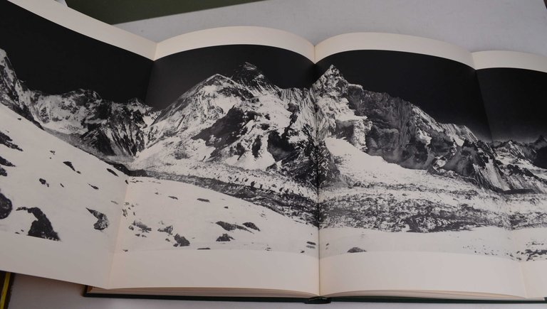 La spedizione italiana all'Everest 1973. Con il resoconto scientifico di …