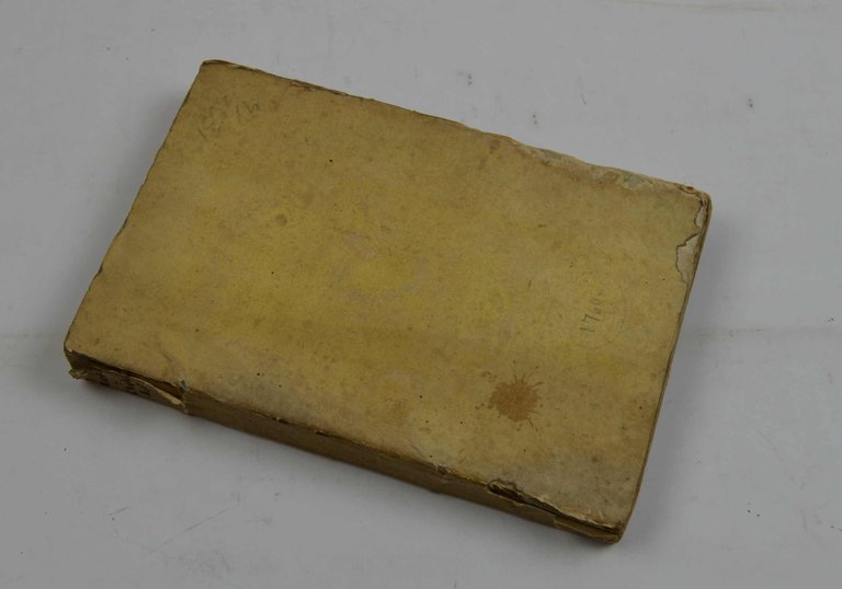 Lettres au chevalier de Luzeincour, par une jeune veuve.