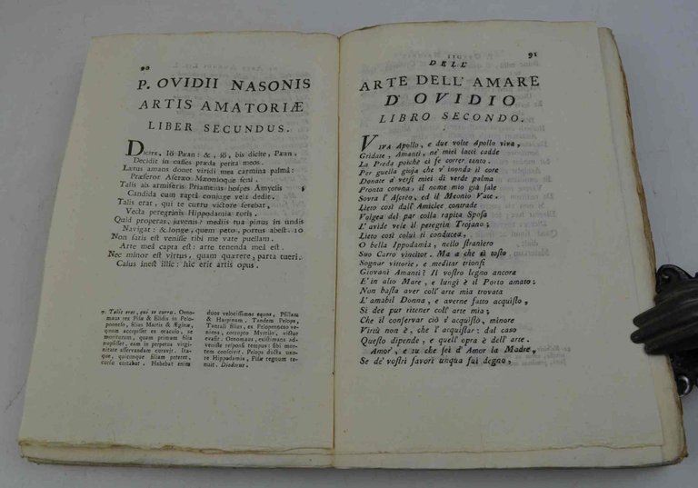 Ovidii Nasonis Artis Amatoriae Libri Tres cum appositis Italico Carmine …