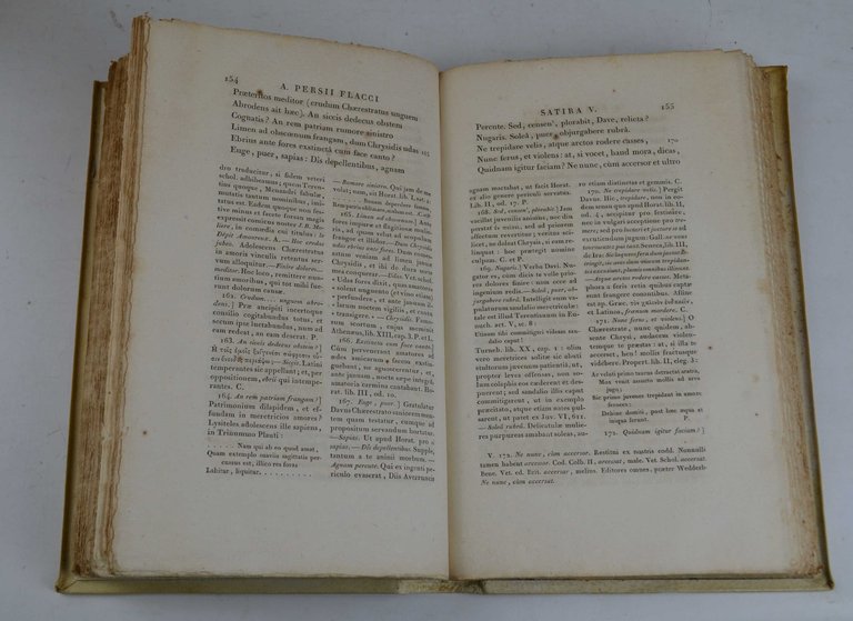 Satirae ad codices parisinos recensitae lectionum varietate et commentario perpetuo …