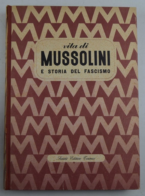 Vita di Mussolini e storia del fascismo. Predappio - Piazza …
