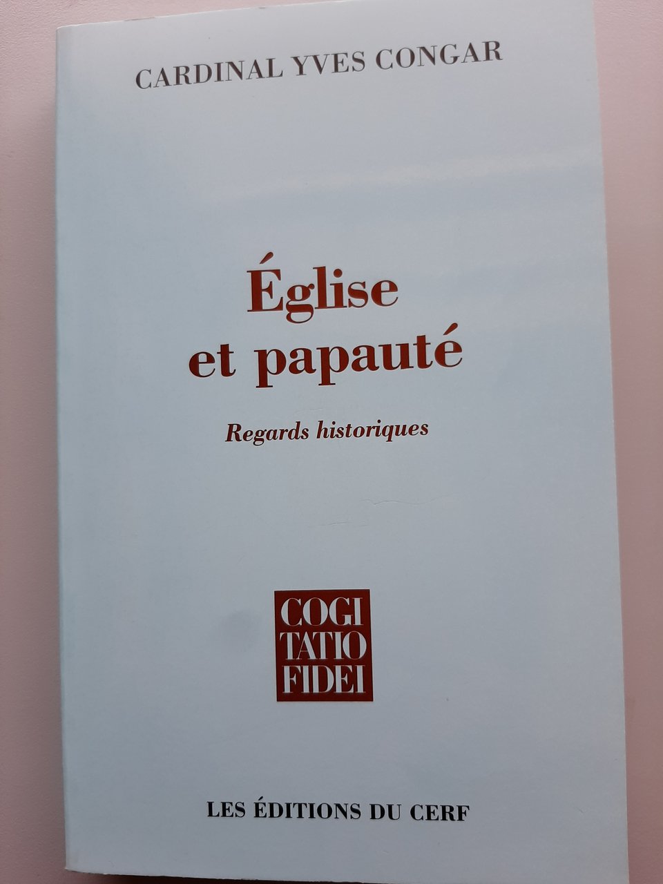 Eglise et papauté. Regards historique