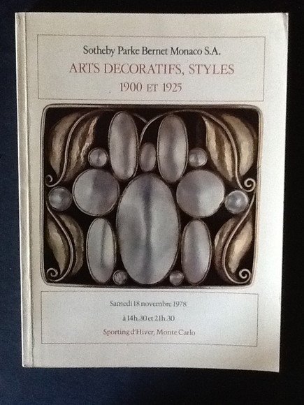 ARTS DECORATIFS, STYLES 1900 ET 1925 PROVENANT D'UN COLLECTIONNEUR PARTICULIER