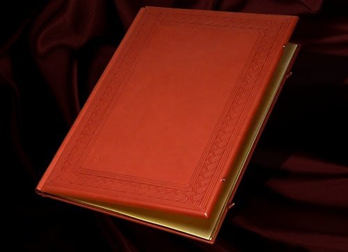 La Bibbia del Patrizio Leone. Antico Testamento. Die Bibel des Patricius Leo. Il facsimile si accompagna ad un enorme commentario di cm. 27x41, pp.580, in bianco e nero. Riproduzione del manoscritto Reg. Grec 1 A pr il facsimile del REG. GREC 1 B.