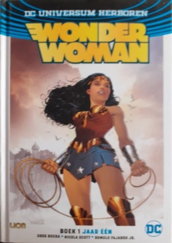 Boek 1 Jaar één. Wonder Woman. Dc Universum Herboren.