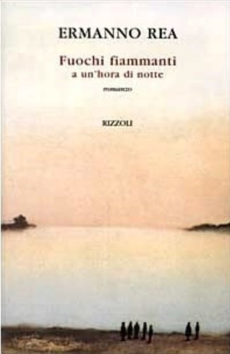 Fuochi fiammanti a un'hora di notte.