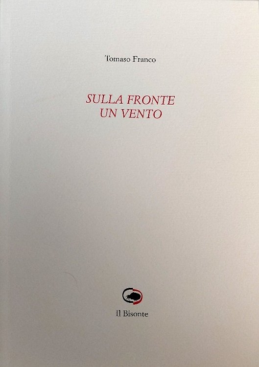 Sulla fronte un vento.