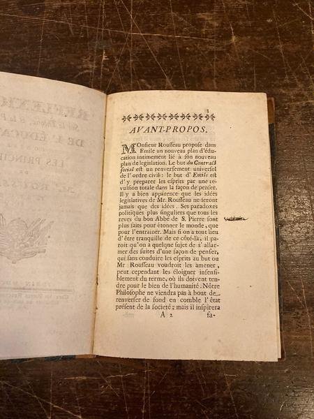 Reflexions sur la Théorie, & la Pratique de l'Éducation contre …