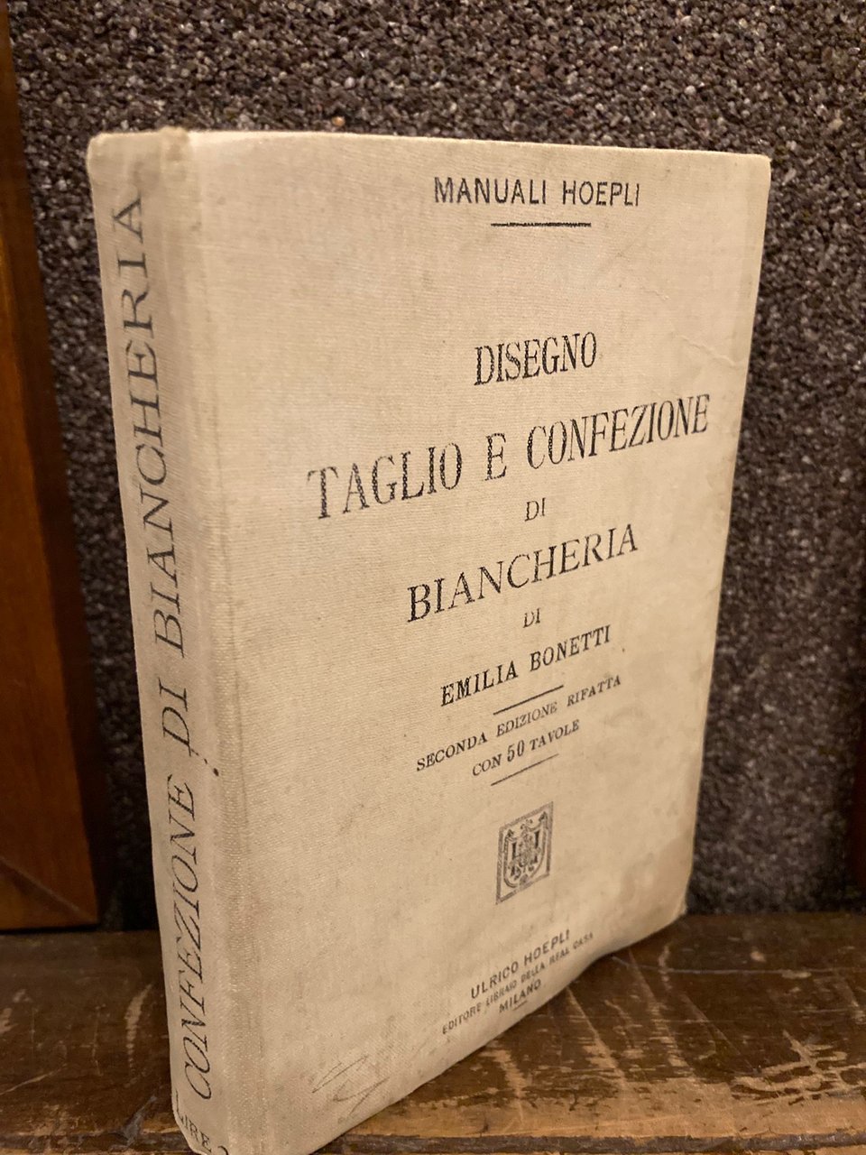 Disegno, taglio e confezione di biancheria. Manuale teorico pratico ad …