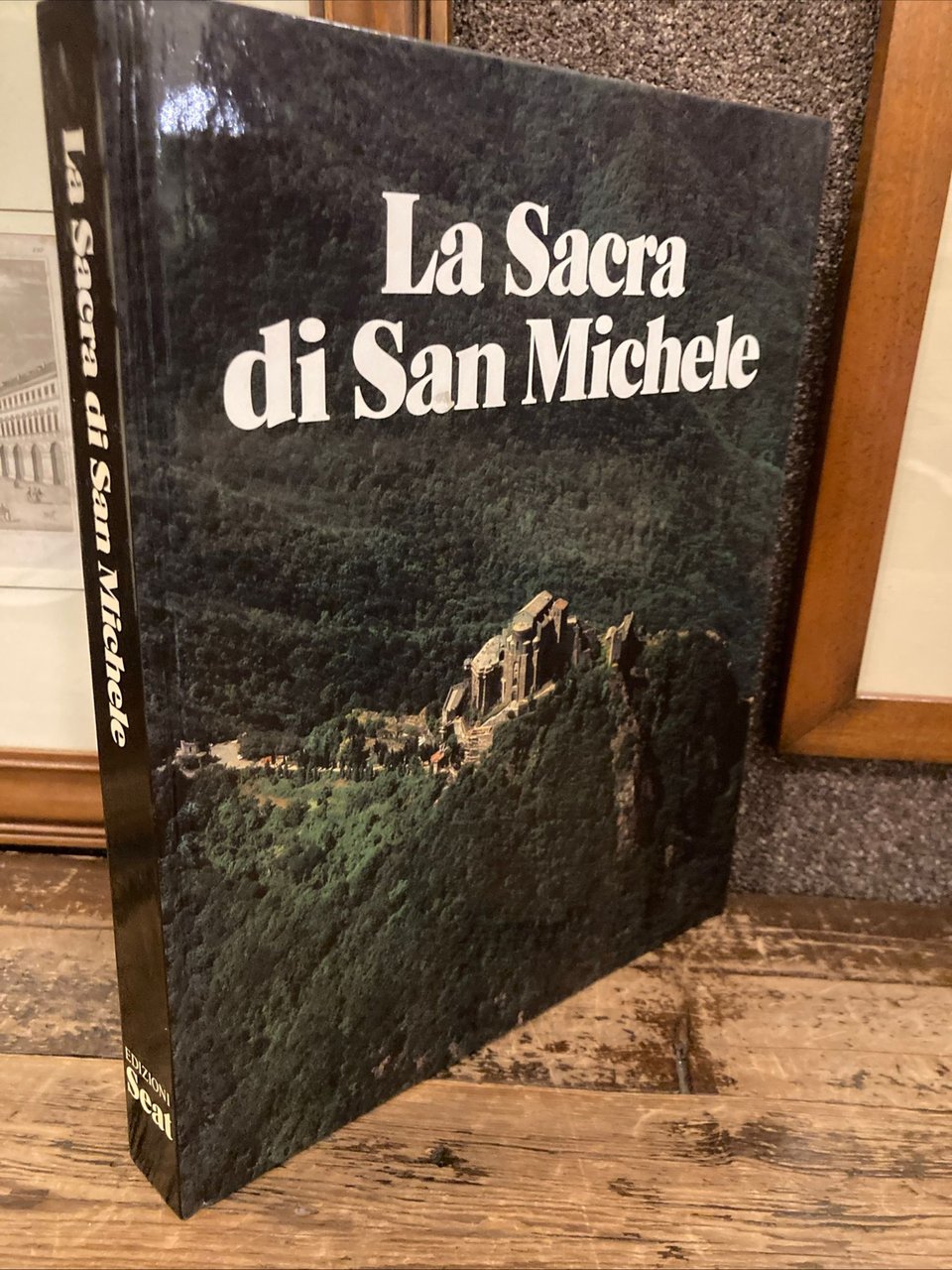 La Sacra di San Michele. Storia, arte, restauri | Immagine principale
