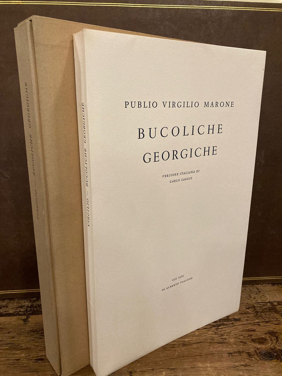 Le bucoliche. Le georgiche. Versione italiana di Carlo Saggio | Immagine principale