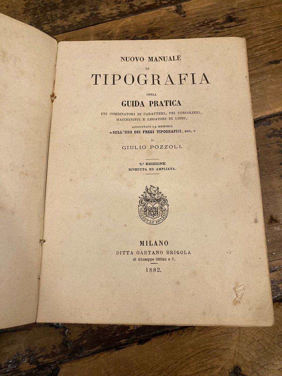 Nuovo manuale di tipografia ossia Guida pratica pei combinatori di …