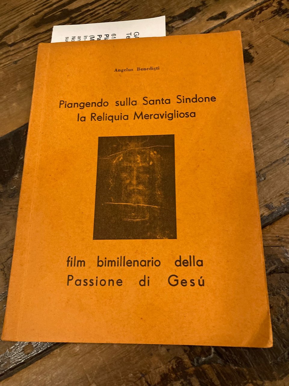 Piangendo sulla Santa Sindone la Reliquia Meravigliosa. Film bimillenario della …