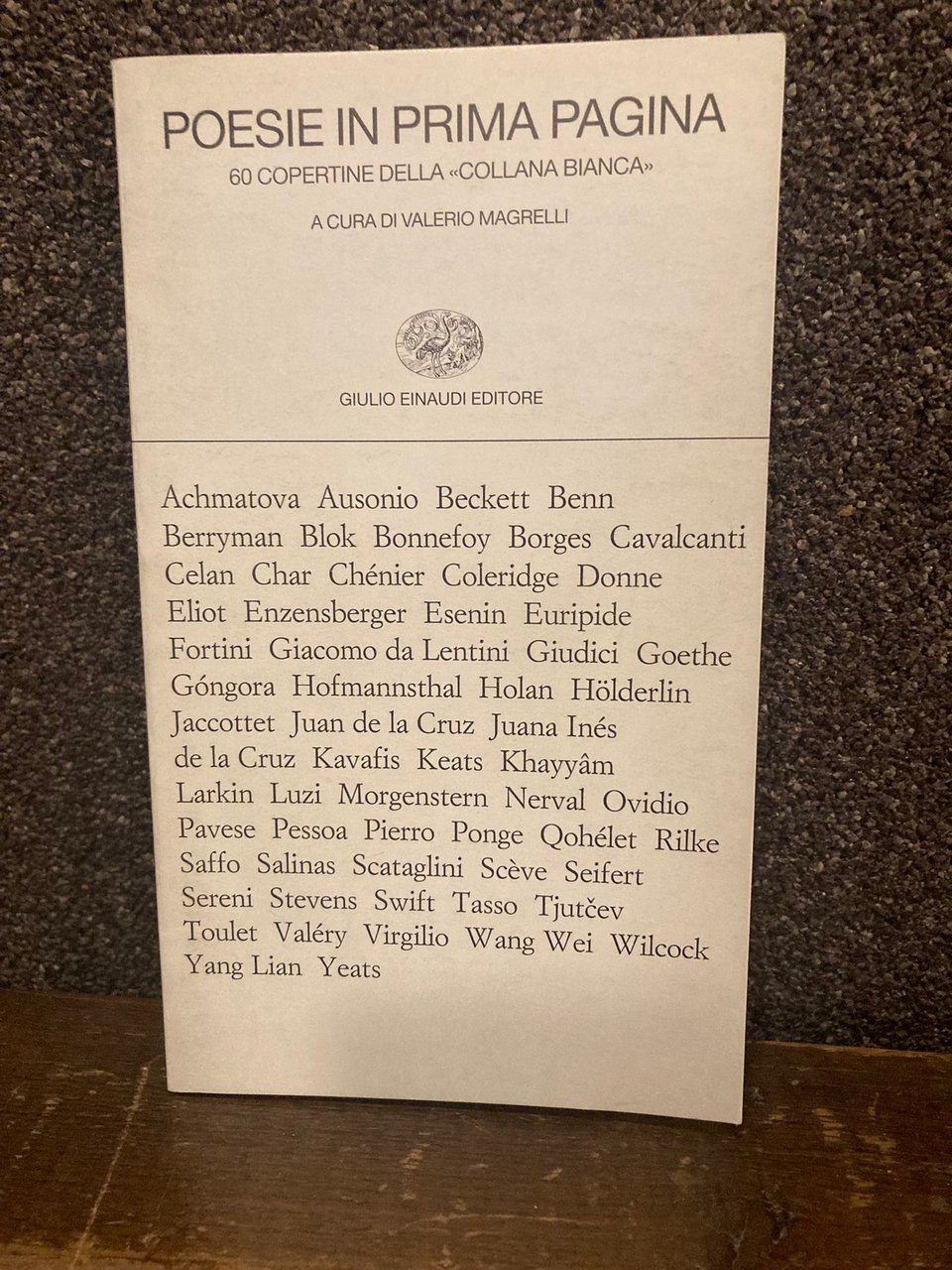 Poesie in prima pagina. 60 copertine della 'Collana Bianca' | Immagine principale