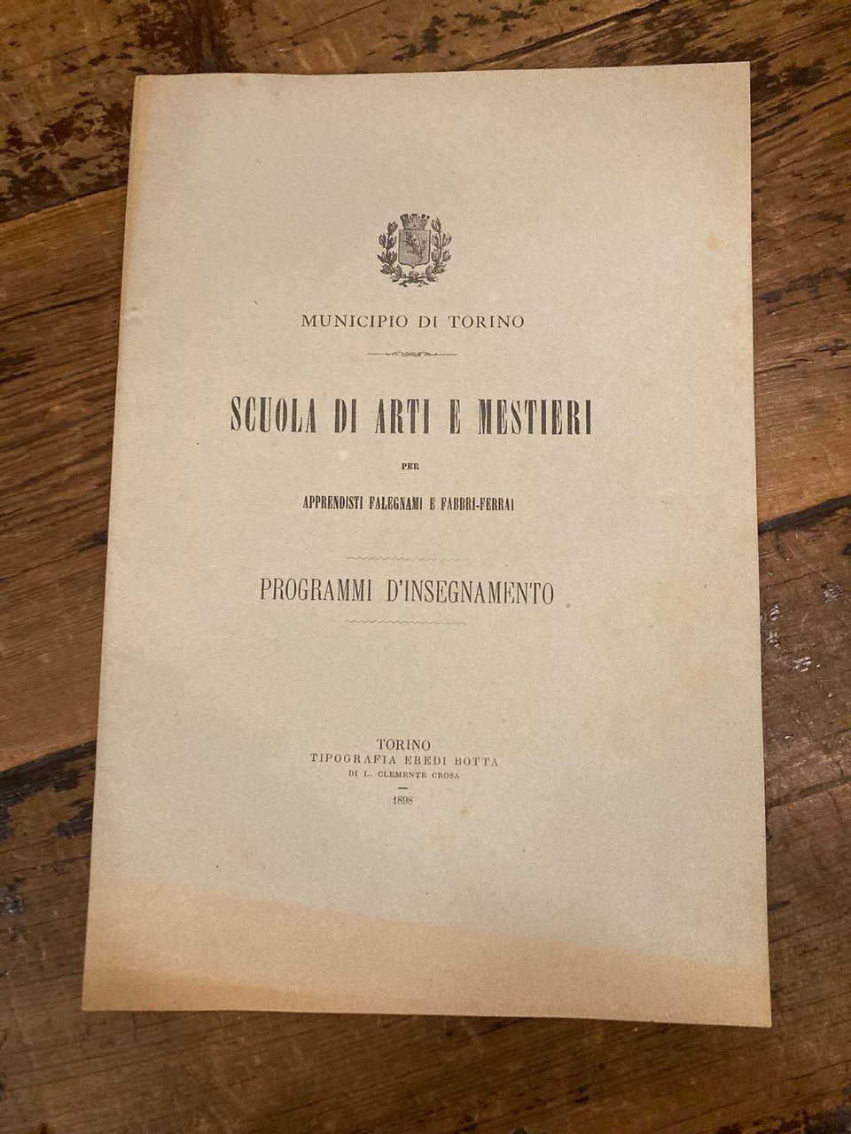 Scuola di arti e e mestieri per apprendisti falegnami e …