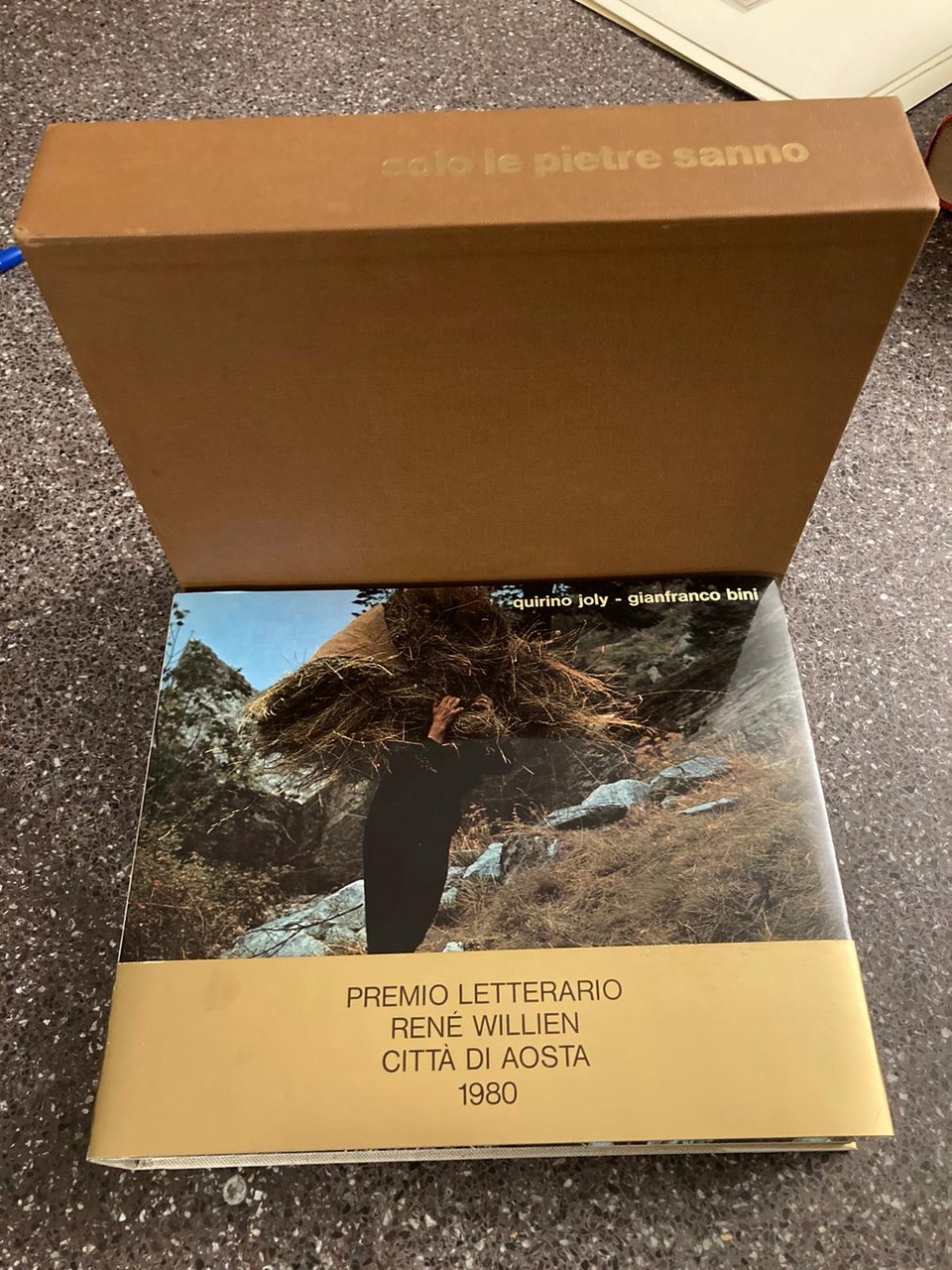 Solo le pietre sanno