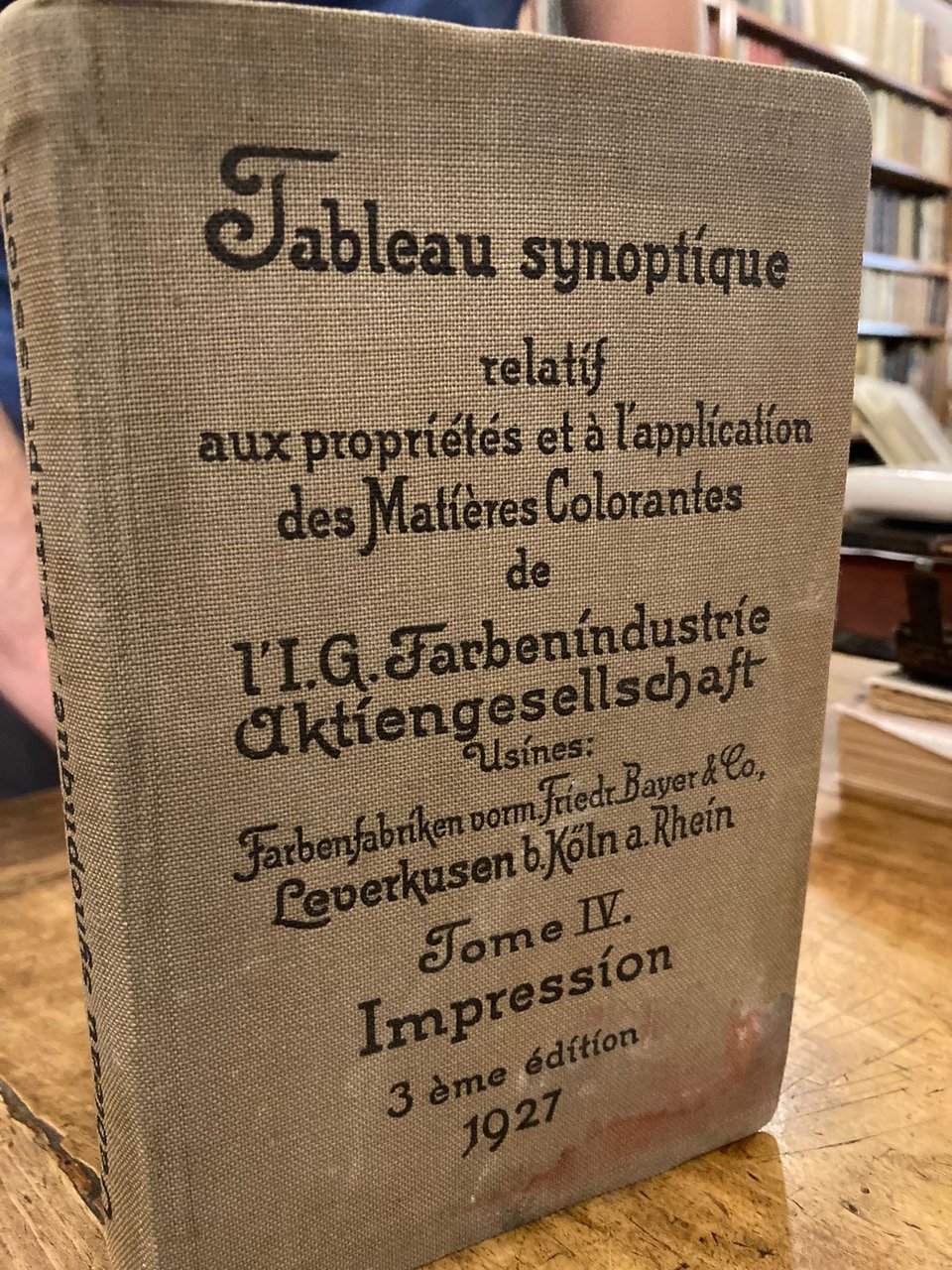 Tableau synoptique relatif aux propriétés et à l' aplication des …