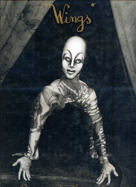 'Wings'. Backstage with Cirque du Soleil ! Préface by Guy … | Immagine Gallery 1